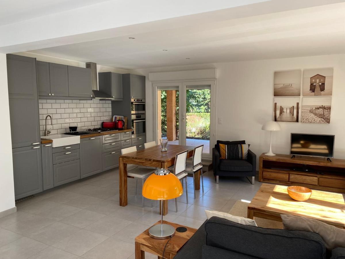 Appartement Et Studio Les Glycines Clara Bagian luar foto